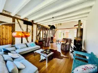 Authentic 19th-century villa 240 M2, private pool, 15 mn from Mimizan.