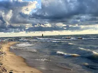 ★Flip Flop Cottage★ Fire Pit • 7min walk to beach • Family & Pet Friendly!