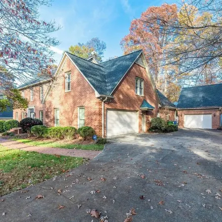 Spacious Home Great for Holidays;Sleeps 20;Hot Tub; Gym; Pool; Game Room;