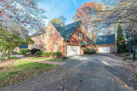 Spacious Home Great for Holidays;Sleeps 20;Hot Tub; Gym; Pool; Game Room;