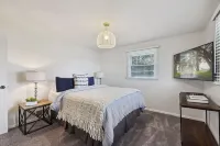 Downtown Excelsior Dream Home! Hotels in Excelsior