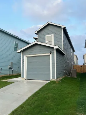 Cozy newly built home next to Alamo Ranch and Seaworld San Antonio, TX. Hotels near St Rose of Lima Catholic Church