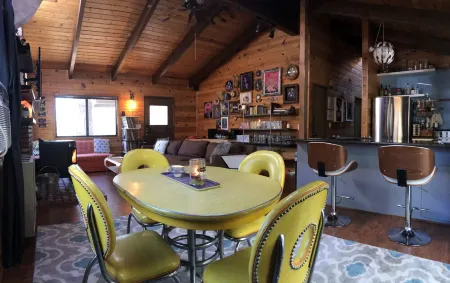 Unique private Forest  mountain Getaway