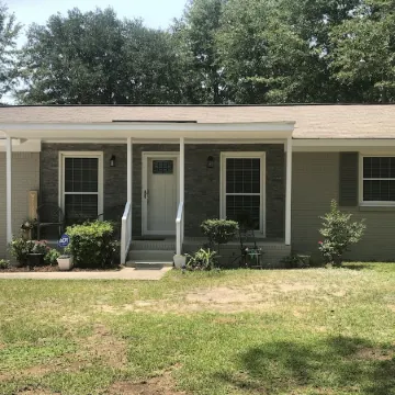 Cozy comfortable home near lakes, parks and downtown Sumter