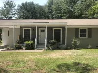 Cozy comfortable home near lakes, parks and downtown Sumter