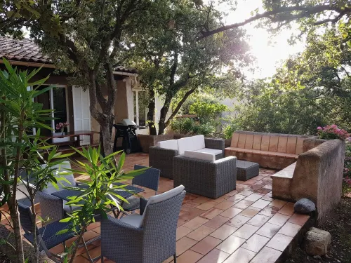 Charming house right on the most beautiful beach in Corsica!