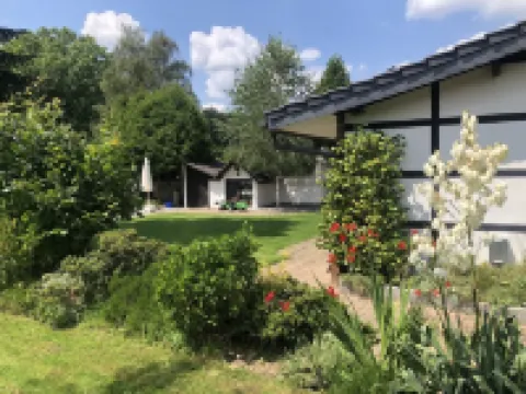 Ferienhaus Am Meinweg directly at the forest in the nature reserve ヴァッセンベルクのホテル