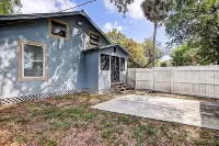 Cozy 2 bedroom Near Downtown Pet-Friendly Hotel in zona CAS Multidisciplinary Complex