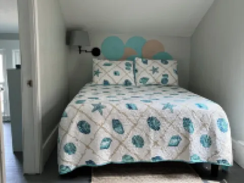 Lake Life 1BD at heart of GOTL. Bright & Airy and right off the strip. 杰尼瓦酒店