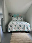 Lake Life 1BD at heart of GOTL. Bright & Airy and right off the strip. Hotels near Breakwater Beach