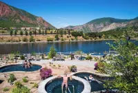 Spacious Family Stay in Glenwood Springs Yampah Spa and Vapor Caves附近的飯店