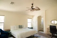 Airy Oasis Sleeps 8- Pool, Spa & Pool Table