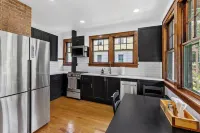 Newly Renovated Gem in Melrose  - Pet Friendly - 4 estrellas