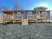 2-bedroom vacation home 11 minutes from The Andy Griffith Museum Hotels in Surry County