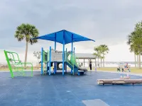 Dow Town Jensen Beach📍WALK to the SEA in 2 minute. Walk to Publix Super Markets