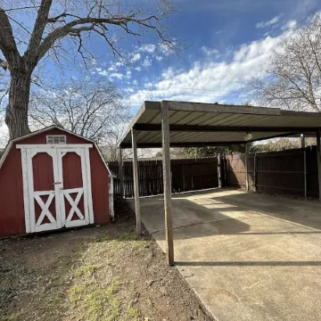 Safe, Central, Cozy Home with Private Parking, KING Bed, near DFW Airport & more