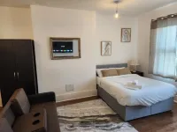 Immaculate 1-Bed Apartment in Greenhithe Hoteles en 
