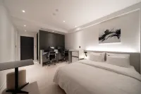Bucheon Brown Dot Sangdong Branch Hotel di Bucheon