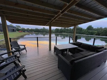 The Barn Loft at Catawba Farm - 30 min from the Ark Encounter