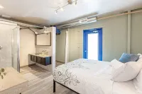 Modern Downtown OKC Loft with private balcony *Downtown OKC *OU MED