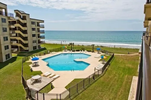 Summer Winds, First Floor Poolside, Oceanfront 3br. 2.5ba. Sleeps 9 Linens incl.