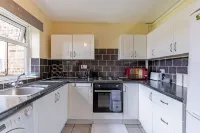 Sleek and Cozy 1BR Resorts World Nearby - 4-Star
