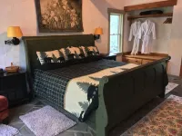 Tranquil Elegance, Secluded & Romantic-Luxury Retreat by Beautiful Creek Hotels near Cook's Sports