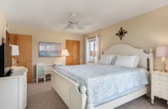 Panoramic Ocean Views Seaside Retreat with Private Pool, Hot Tub -2 Minute Walk