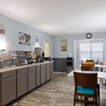 Travelodge by Wyndham Perry National Fairgrounds Area I-75