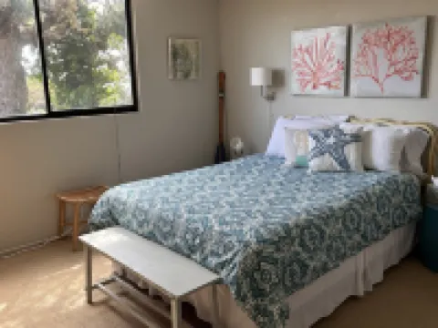 Pure Serenity at Harbour Sounds- open and airy.  A quick walk to the beach