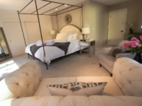 HEATED Pool & Hot Tub in a Quiet Neighborhood- Walk to Town- Dog Friendly ワラワラのホテル