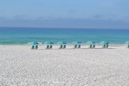 SUMMER DEALS - Charming BEACH Cottage & Private Beach - Includes Bicycles!