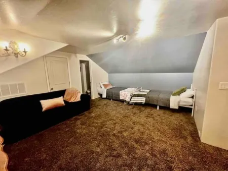 POOL & HOT TUB5bed/3.5bath @ Czarnik Land Отели в г. Logan County