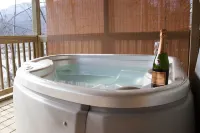 Romantic Cabin overloking pond