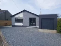 The Surf House modern bungalow  a stones throw from Widemouth Bay Beach, Bude