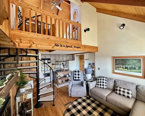 The Bear Lair-Cozy Retreat-Close to 2 Ski Resorts-Central Heating and AC 塔克縣住宿飯店