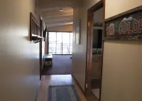 Lakefront Retreat - Cozy Condo for Year-Round Fun!