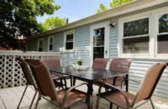 RIVERVIEW VILLA AT OCEAN BEACH: 5 QUEEN BEDS