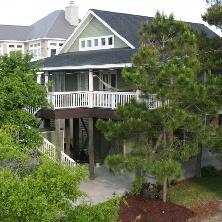 Handicap Friendly Pets Allowed Beach House - Ocean Across the Street with Elevator!