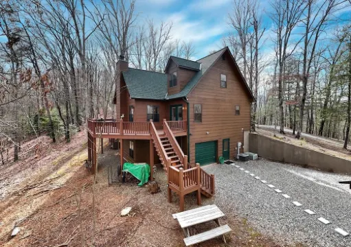 Deer Foot - Private 3Br Cabin, Sleeps 6, Hot Tub, Wood-Burning Fireplaces