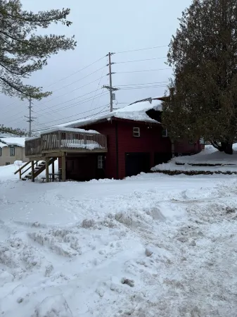 ENTIRE HOUSE IN TOWN ~ DOG FRIENDLY              “CAMP KOSKENKORVA” Отели в г. Олд Фордж