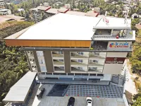 Hotel Radiant Star Suites Hotel dekat Jagadambika Temple