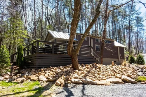 Creekside Tiny house in fantastic Monteagle! Quick hike to waterfall!