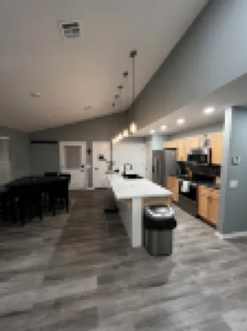 Charming 3Br/2Bath Home with Firepit, Large Fenced Yard, Pet Friendly.