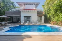 Luxurious 6-Bedroom Villa with Private Pool in Playa del Carmen - Villas