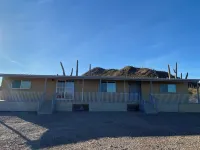 Charming 2-bedroom townhome with A/C and WiFi, located in the Sonora desert