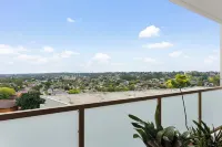 Oversized Unit - Prime Location Hotels in Ryde