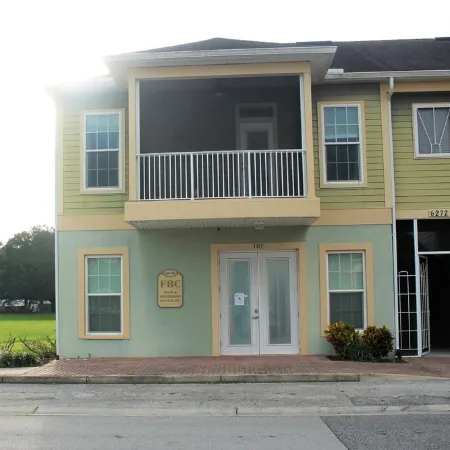 Cozy 2-bedroom apartment in lovely Zephyrhills with WiFi, AC