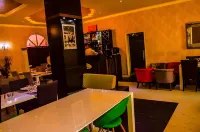 De Brit Hotel - breakfast