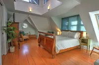 Victorian Home with Contemporary Interior, Near Downtown!